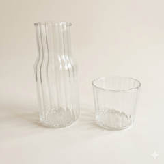 Glazen ribbelkaraf met glas 550 ml