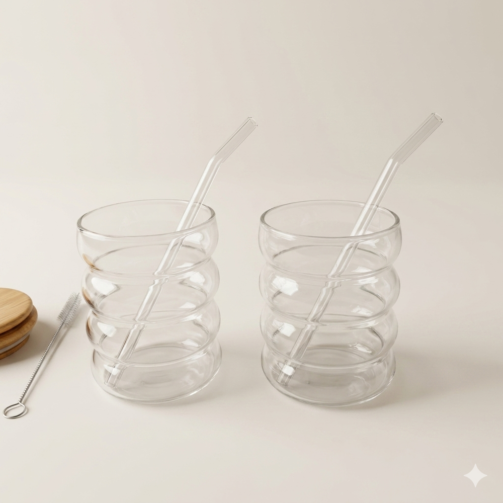 Set van 2 golvende drinkglazen – met deksel en glazen rietje